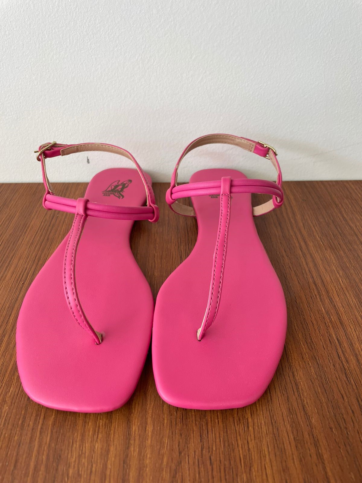 a3e55907-d2be-4083-9f9a-20eac9b1bc6b Sandália Pink - Imagem 1