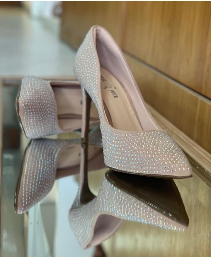 a7ad2863-3f7c-497a-b6da-df4f99bc90dd Scarpin Suede - Imagem 1
