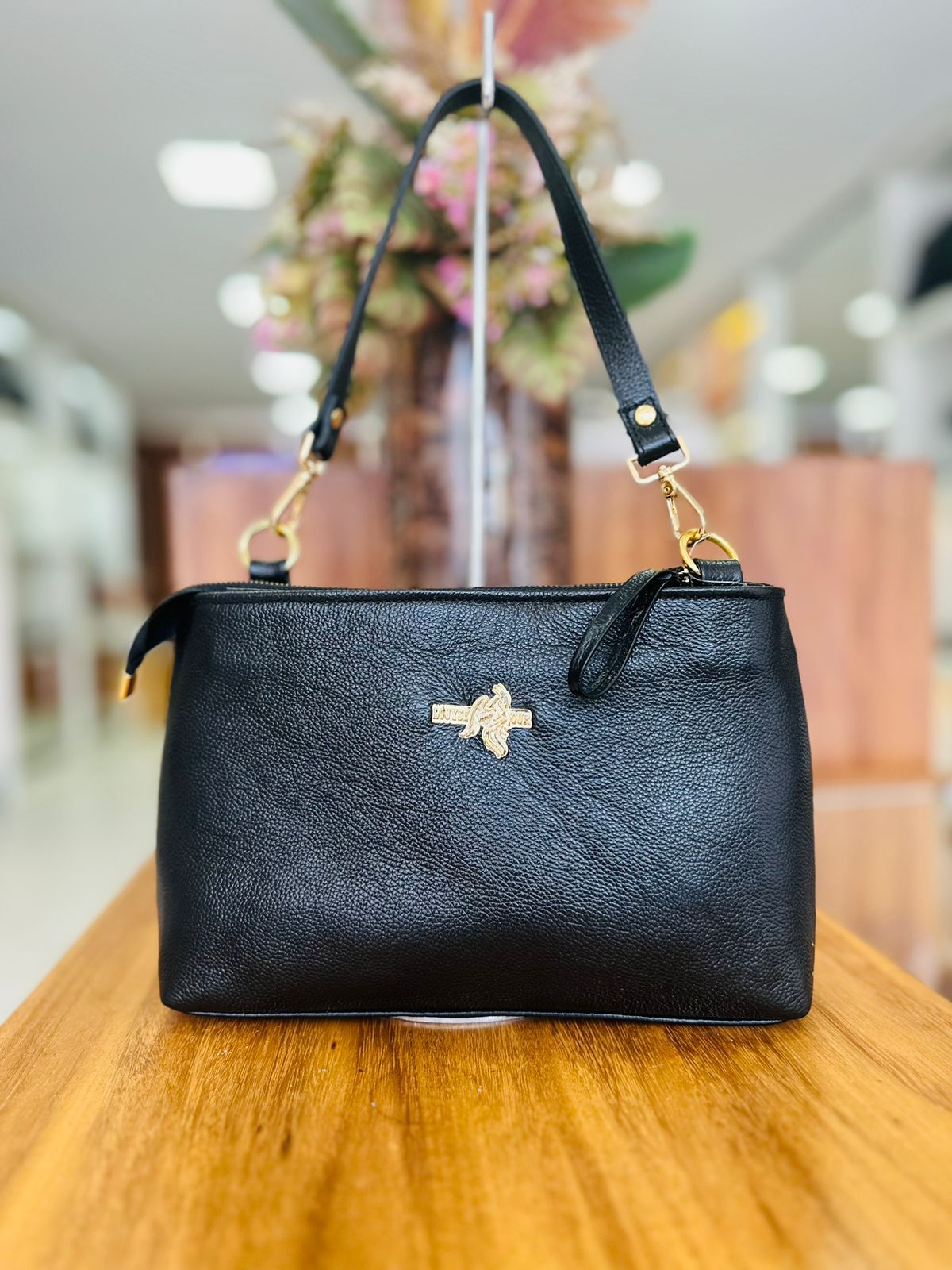 44a4de32-54f3-46bc-b277-147117332c17 Bolsa Preta - Imagem 1