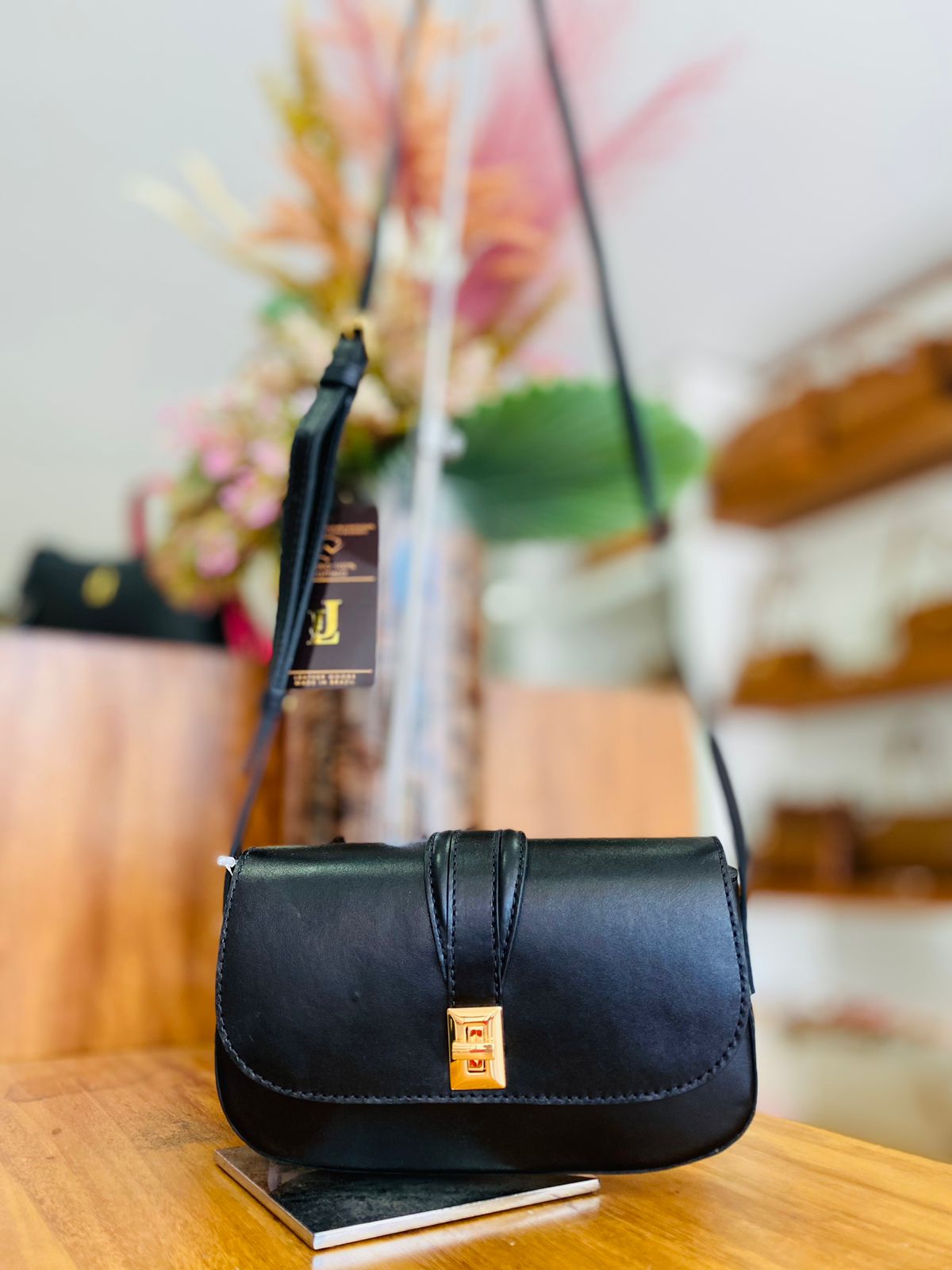 ca784137-e007-4f63-a236-af331b6a5f9f Bolsa Preta - Imagem 1